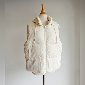 Cream Puffer Vest | Hooded Quilted Zip Front | Size Large